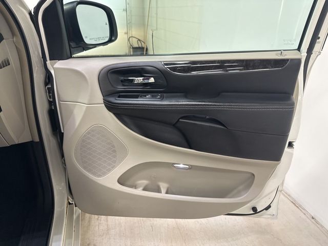 2012 Chrysler Town & Country 4dr Wagon Touring-L - 22984590 - 46