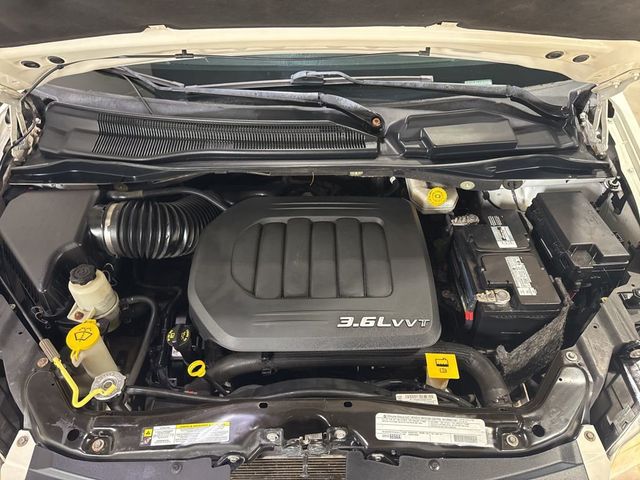 2012 Chrysler Town & Country 4dr Wagon Touring-L - 22984590 - 47