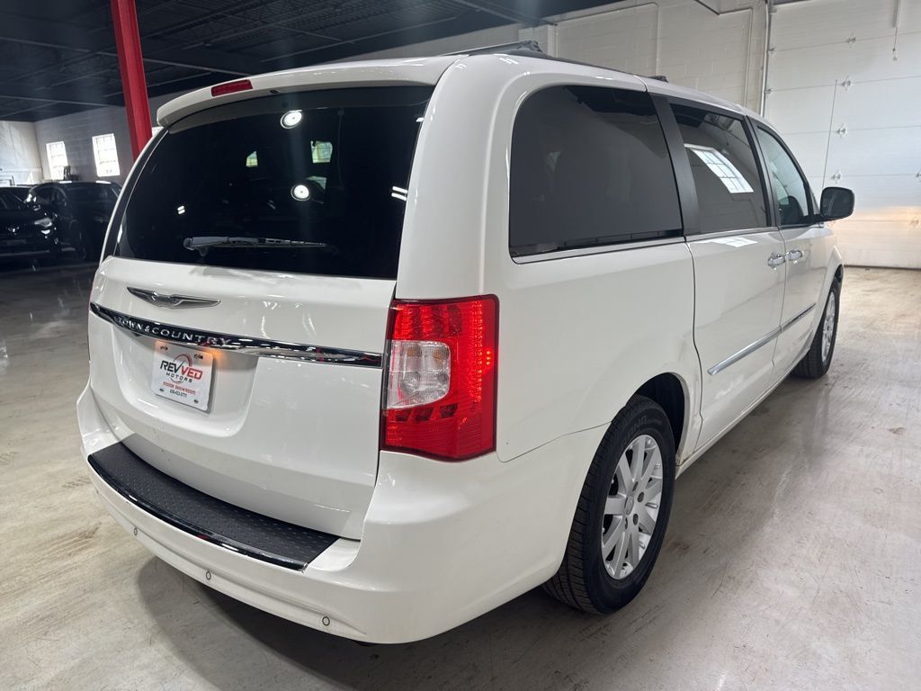 2012 Chrysler Town & Country 4dr Wagon Touring-L - 22984590 - 6
