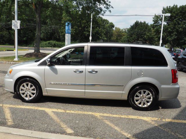 2012 Chrysler Town & Country 4dr Wagon Touring-L - 19217811 - 3