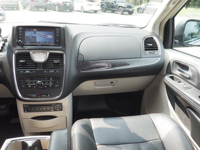 2012 Chrysler Town & Country 4dr Wagon Touring-L - 19217811 - 6
