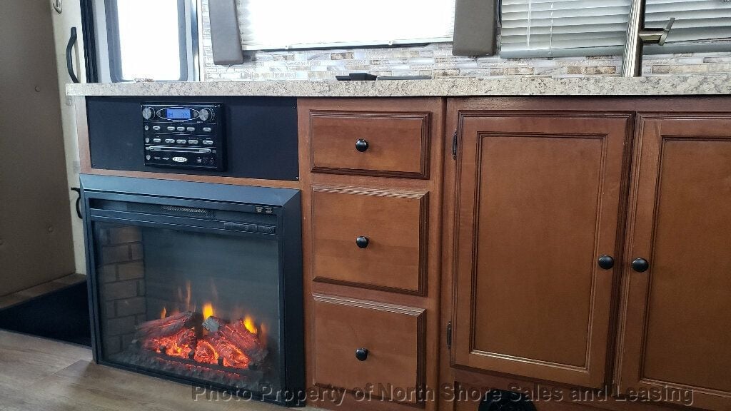 2012 Coachmen Leprechaun 319 DS - 22698040 - 15