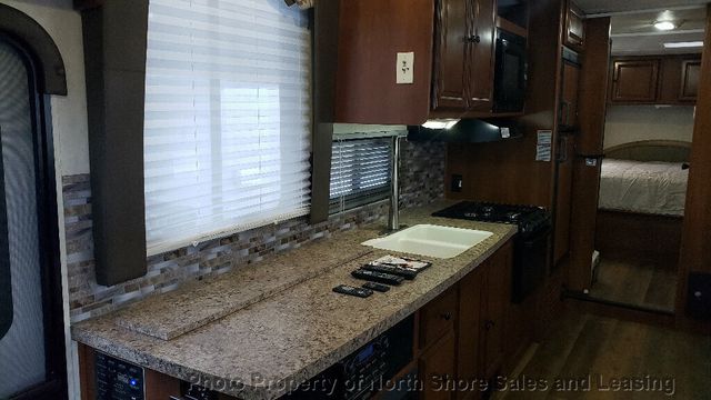 2012 Coachmen Leprechaun 319 DS - 22698040 - 30