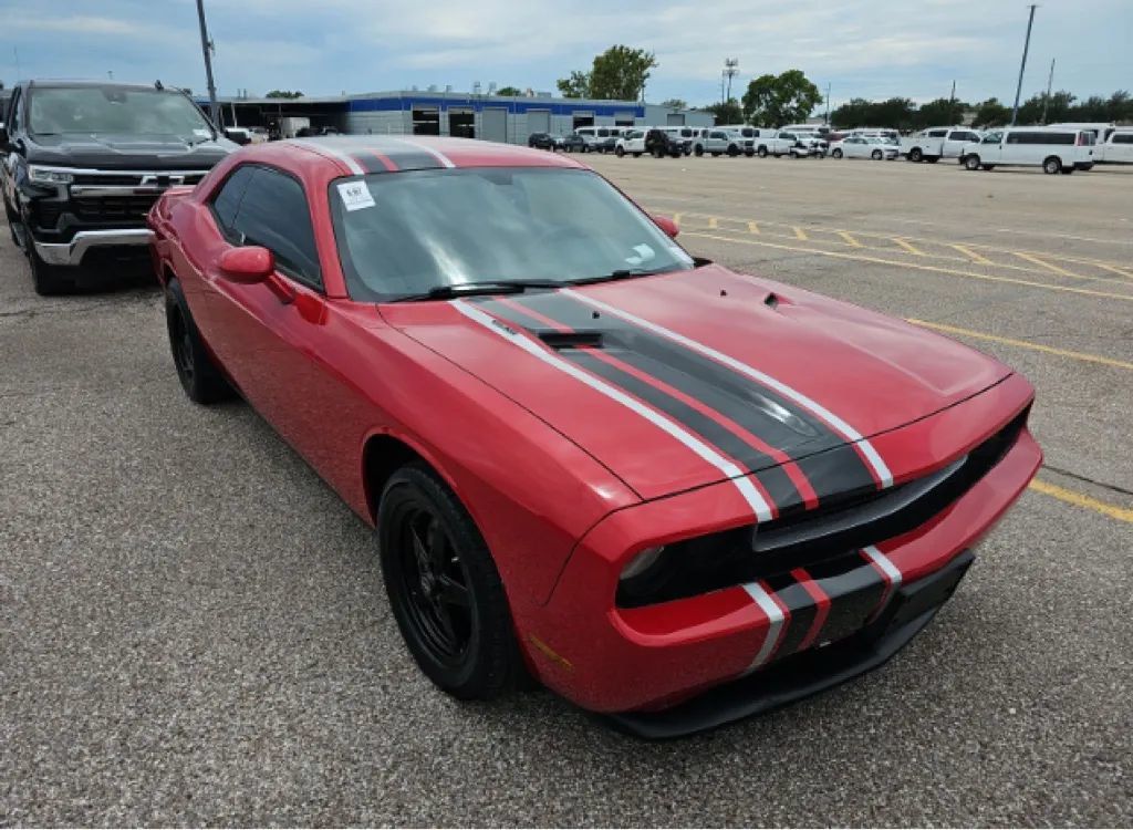2012 Dodge Challenger R/T photo 3