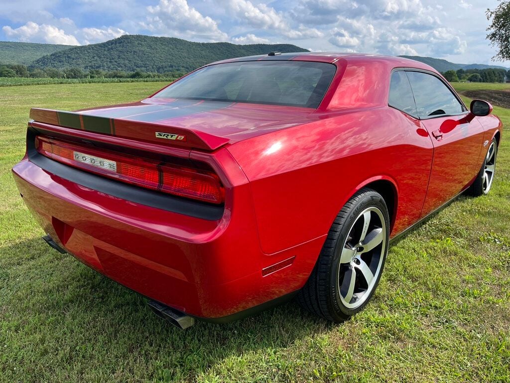 2012 Dodge Challenger SRT-8 Pistol Grip 6-Speed - 22522390 - 2