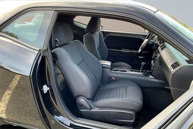 2012 Dodge Challenger SXT - 22848462 - 11