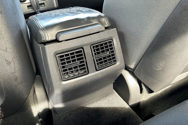 2012 Dodge Challenger SXT - 22848462 - 28