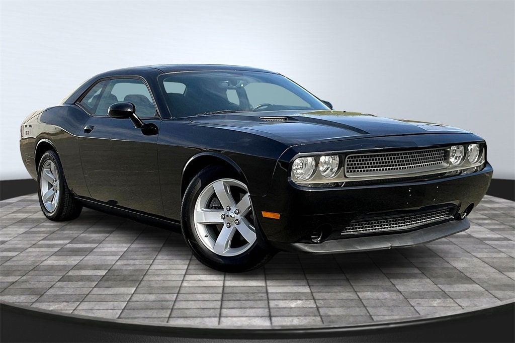 2012 Dodge Challenger SXT photo 3