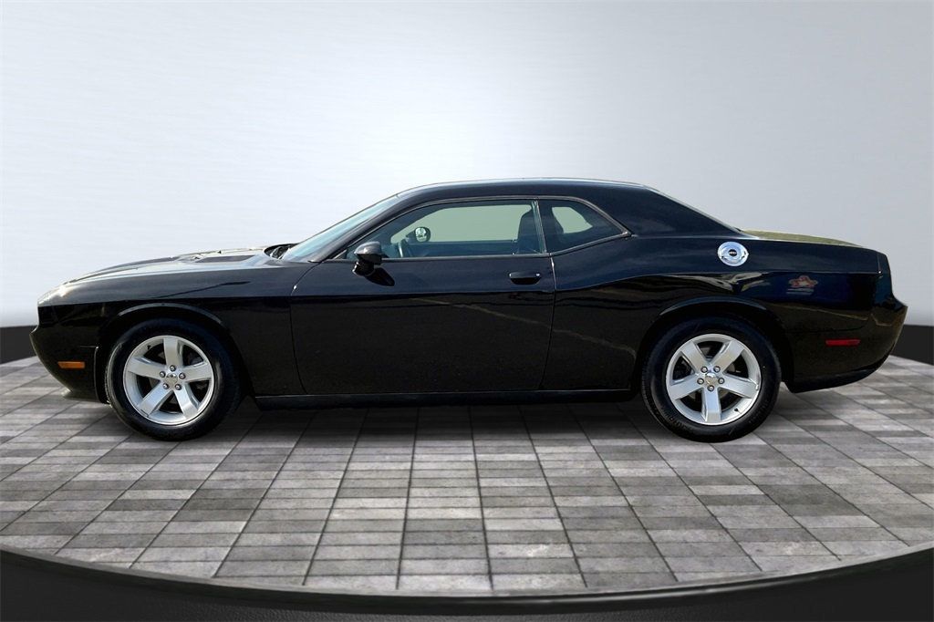 2012 Dodge Challenger SXT photo 4