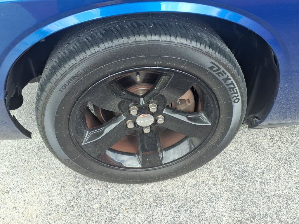 2012 Dodge Challenger SXT Coupe 2D - 22993250 - 4