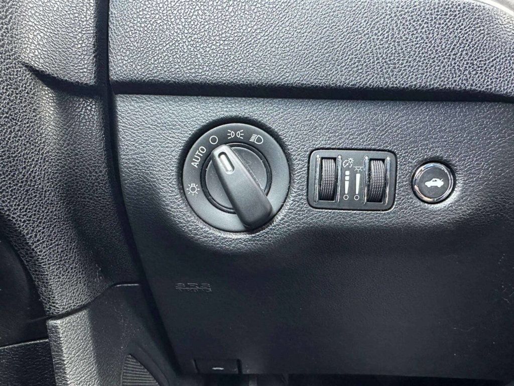 2012 Dodge Charger 4dr Sedan SE RWD - 22959635 - 23