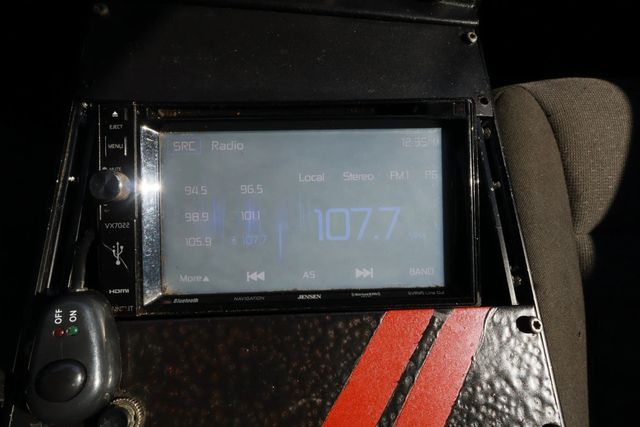 2012 Dodge Charger CLEAN CARFAX REPORT, UPGRADED EXHAUST, V8 ENGINE, TINTED WINDOWS - 22906715 - 19