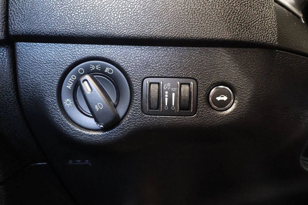 2012 Dodge Charger R/T Sedan 4D - 22902534 - 17