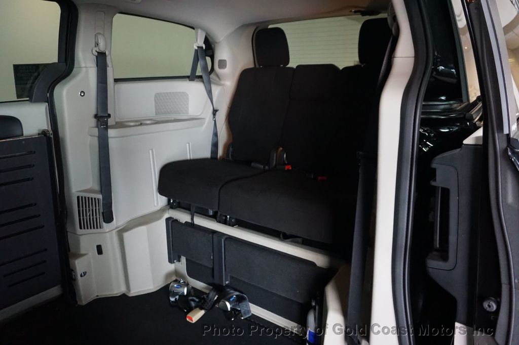 2012 Dodge Grand Caravan *Braun Ability Handicap Van* *Power Ramp*  - 22118494 - 34