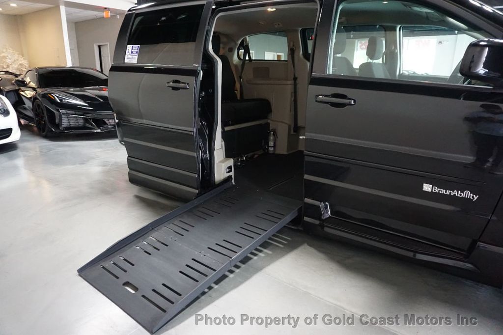 2012 Dodge Grand Caravan *Braun Ability Handicap Van* *Power Ramp*  - 22118494 - 36