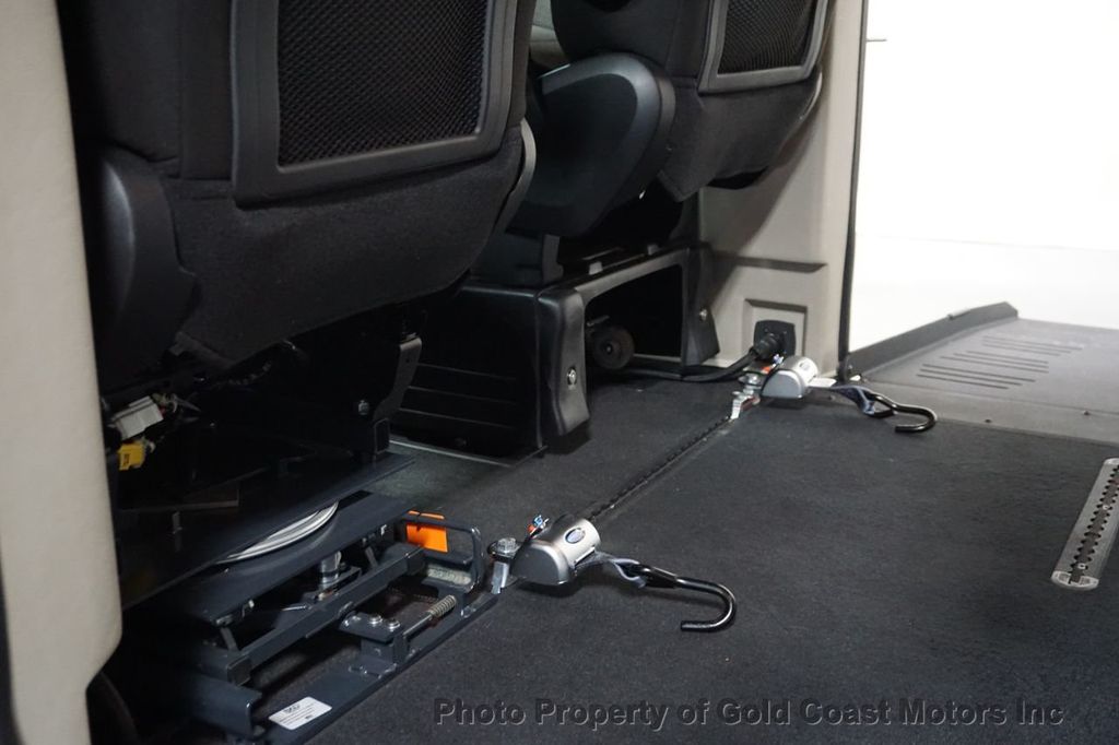 2012 Dodge Grand Caravan *Braun Ability Handicap Van* *Power Ramp*  - 22118494 - 42