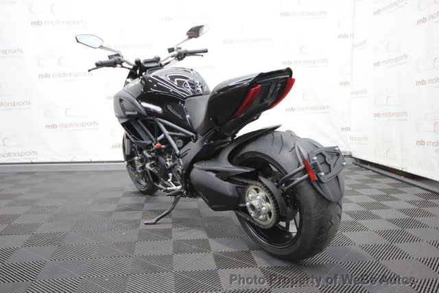 2012 DUCATI DIAVEL Sport Touring - 23033497 - 3
