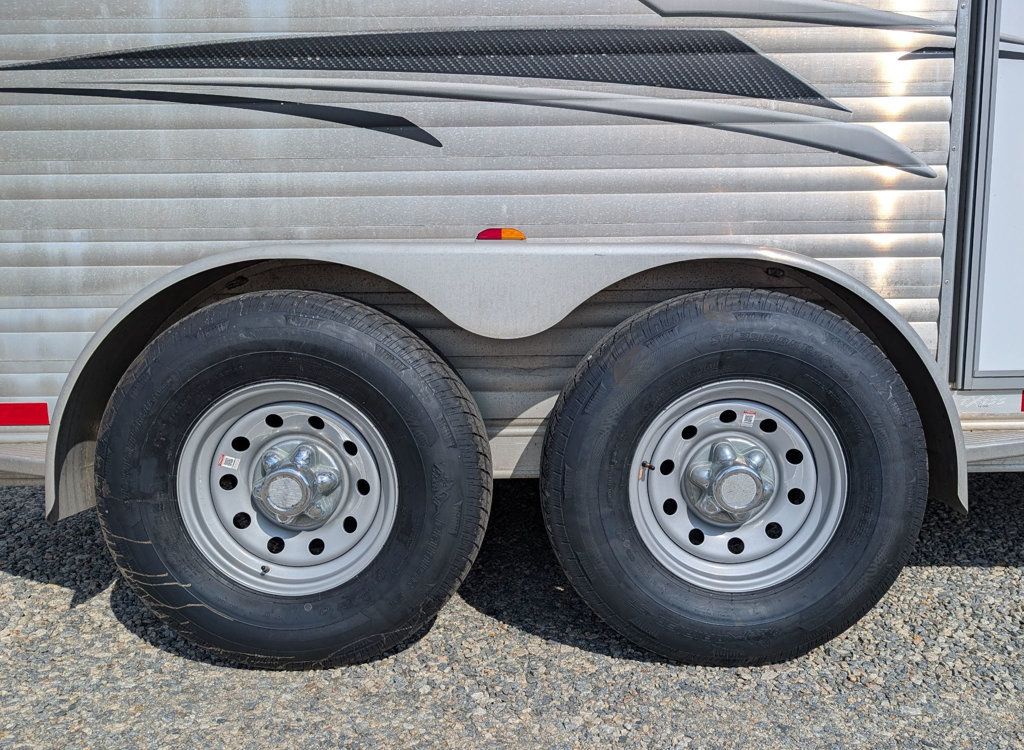 2012 Exiss 2 Horse Straight Load Goose Neck  - 23097515 - 4