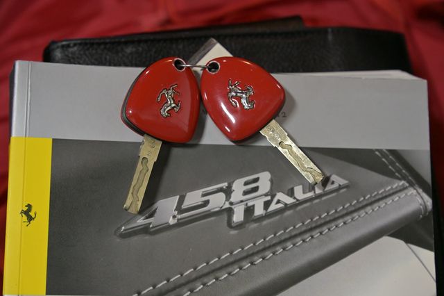 2012 Ferrari 458 Italia 2dr Coupe - 23022954 - 24