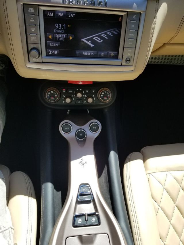 2012 Ferrari California 2dr Convertible - 20007536 - 21