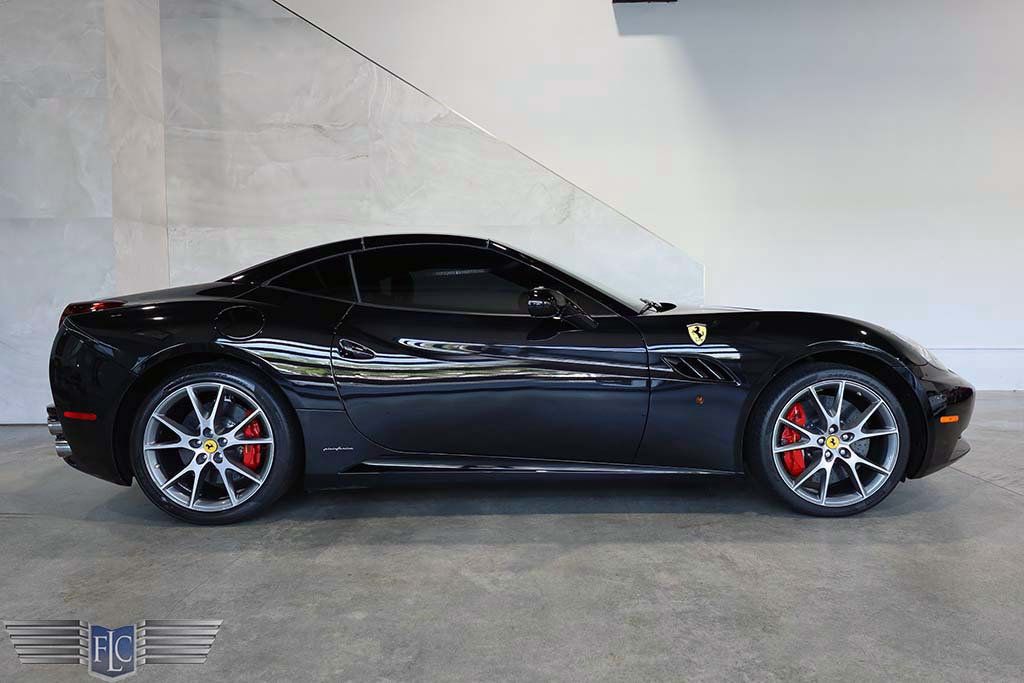 2012 Ferrari California 2dr Convertible - 22890913 - 38