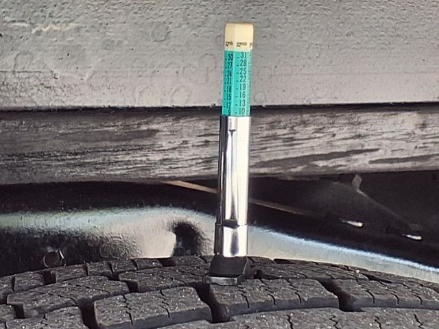 2012 Ford E350 14' Box Van w/Liftgate - 22867125 - 39