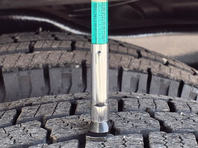 2012 Ford E350 14' Box Van w/Liftgate - 22867125 - 41