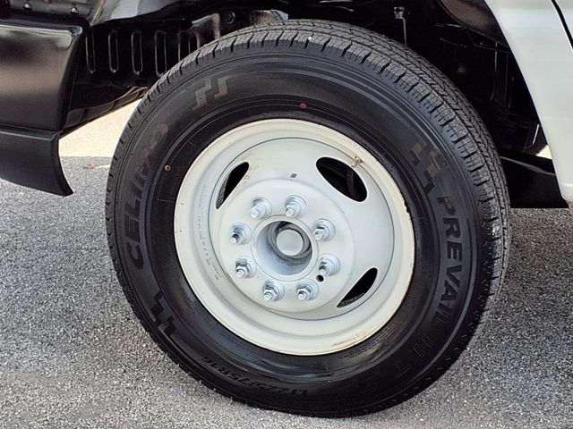 2012 Ford E450 14' Box Van w/Liftgate - 22867125 - 39