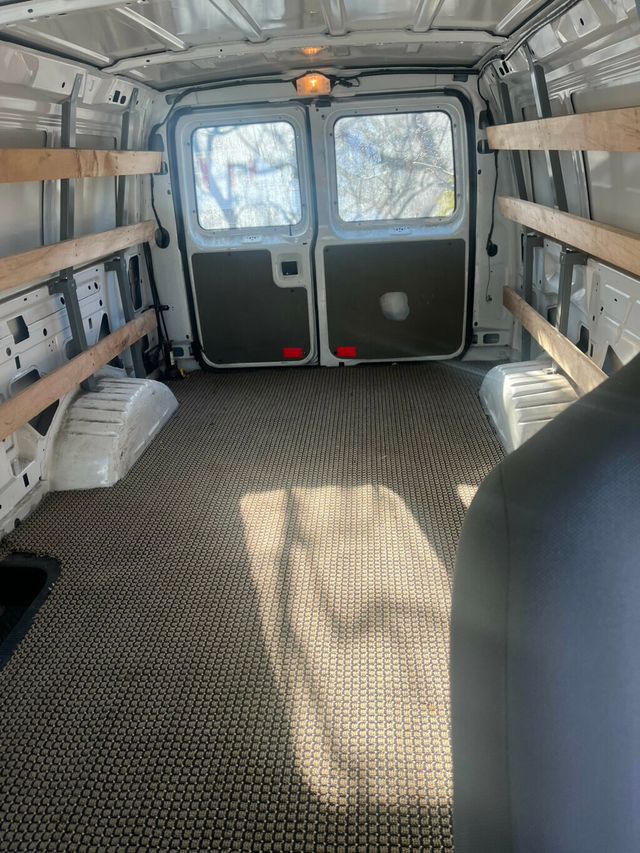 2012 Ford Econoline Cargo Van  - 22958169 - 2