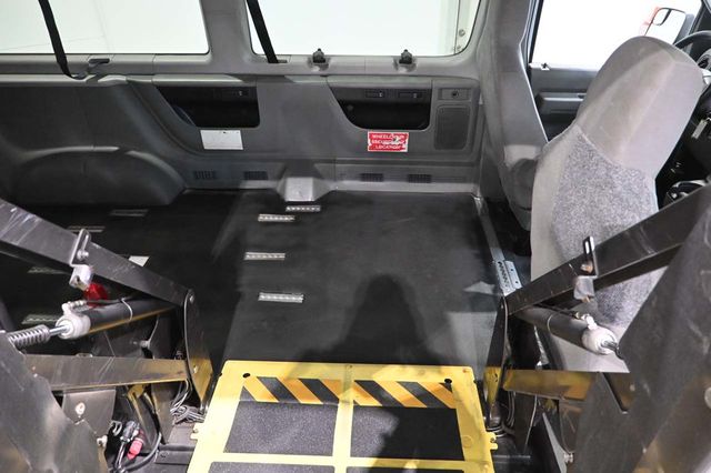 2012 Ford Econoline Wagon E-350 Super Duty Ext XLT - 22984867 - 19