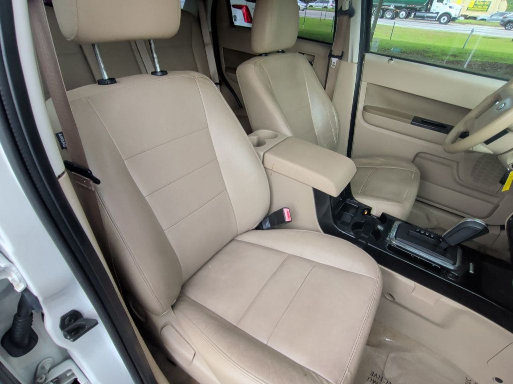 Ford Escape FWD 4dr Limited photo 20