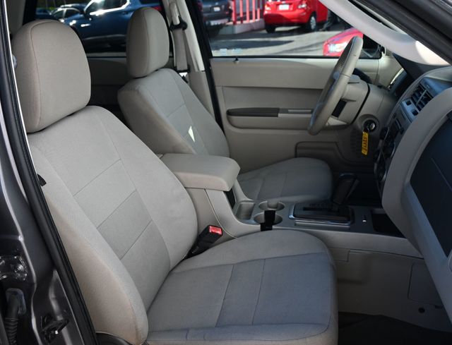 2012 Ford Escape FWD 4dr XLT - 22965369 - 9