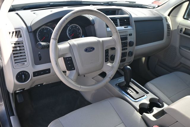 2012 Ford Escape FWD 4dr XLT - 22965369 - 5