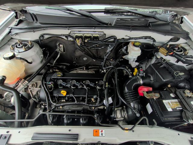 2012 Ford Escape FWD 4dr XLT - 22984721 - 10