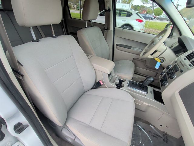 2012 Ford Escape FWD 4dr XLT - 22984721 - 19