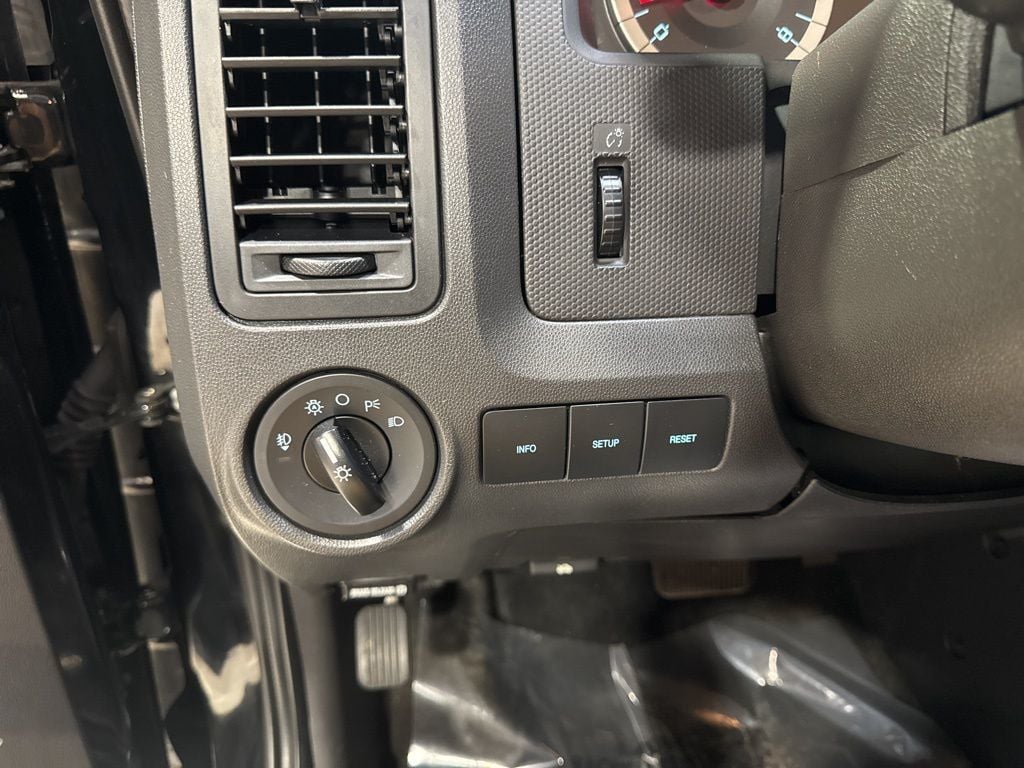 2012 Ford Escape FWD 4dr XLT - 23005763 - 12