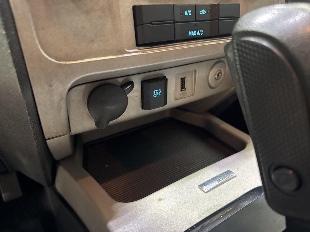 2012 Ford Escape FWD 4dr XLT - 23005763 - 17