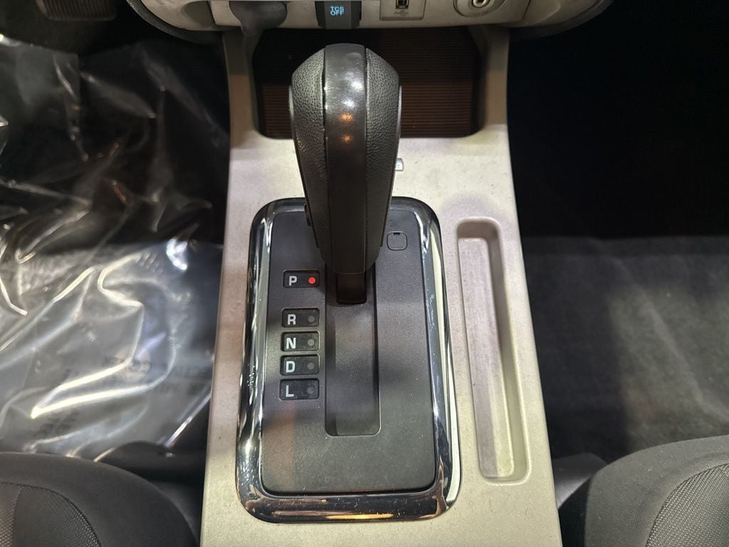 2012 Ford Escape FWD 4dr XLT - 23005763 - 18