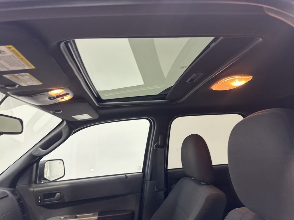 2012 Ford Escape FWD 4dr XLT - 23005763 - 24