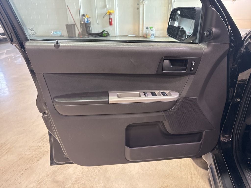 2012 Ford Escape FWD 4dr XLT - 23005763 - 25