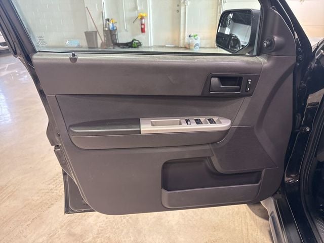 2012 Ford Escape FWD 4dr XLT - 23005763 - 25
