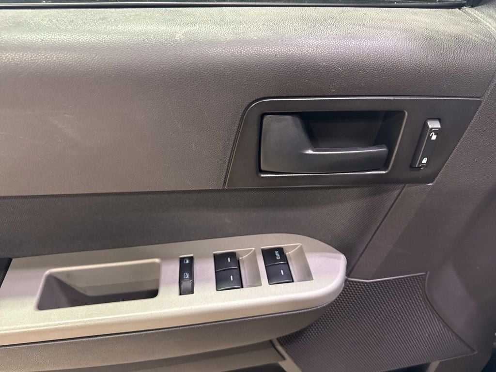 2012 Ford Escape FWD 4dr XLT - 23005763 - 26