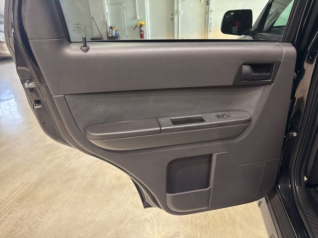 2012 Ford Escape FWD 4dr XLT - 23005763 - 30