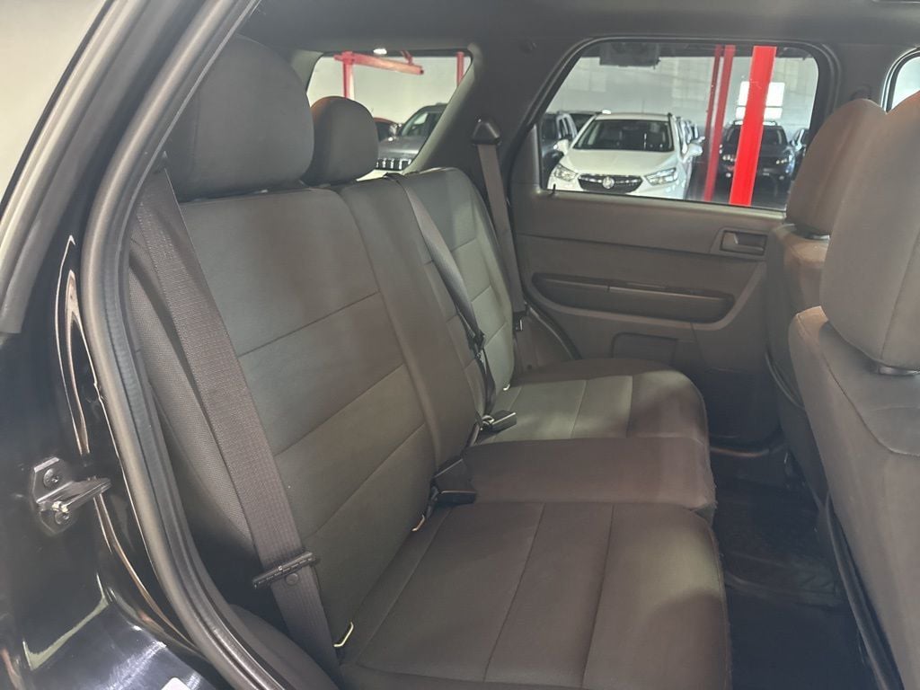 2012 Ford Escape FWD 4dr XLT - 23005763 - 34