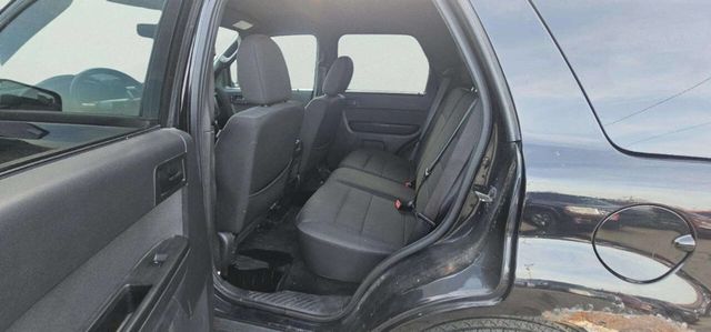 2012 Ford Escape FWD 4dr XLT - 23007422 - 5