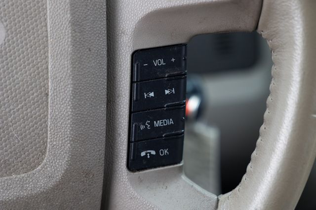2012 Ford Escape FWD 4dr XLT - 23067242 - 26