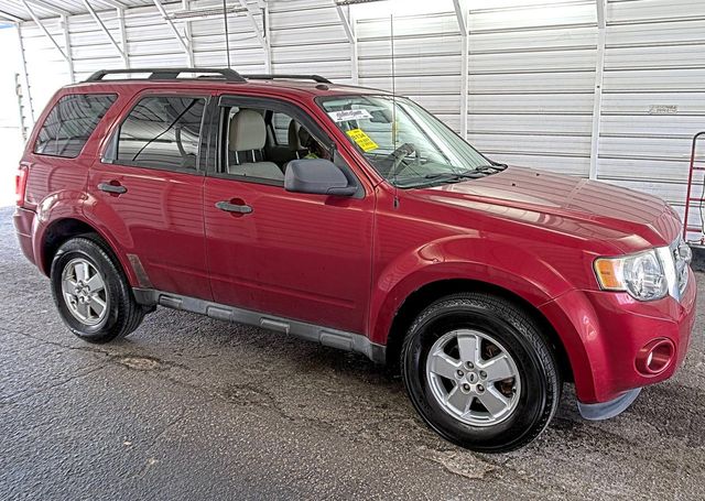 2012 Ford Escape FWD 4dr XLT - 23067242 - 3