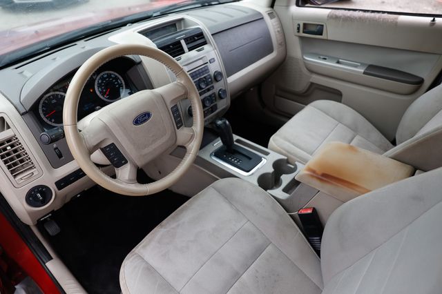 2012 Ford Escape FWD 4dr XLT - 23067242 - 5