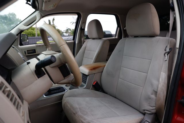 2012 Ford Escape FWD 4dr XLT - 23067242 - 8