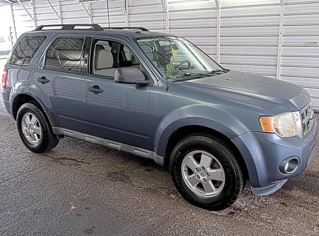 2012 Ford Escape FWD 4dr XLT - 23069990 - 3